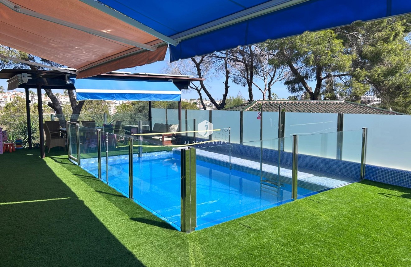 Tweedehands - Villa -
Orihuela Costa - Costa Blanca