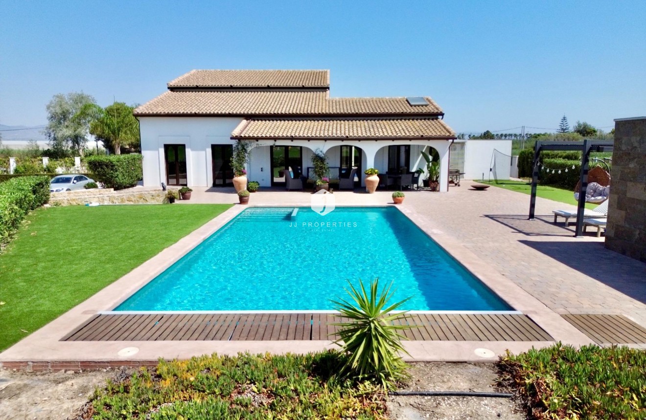 Tweedehands - Villa -
Dolores - Comunidad Valenciana