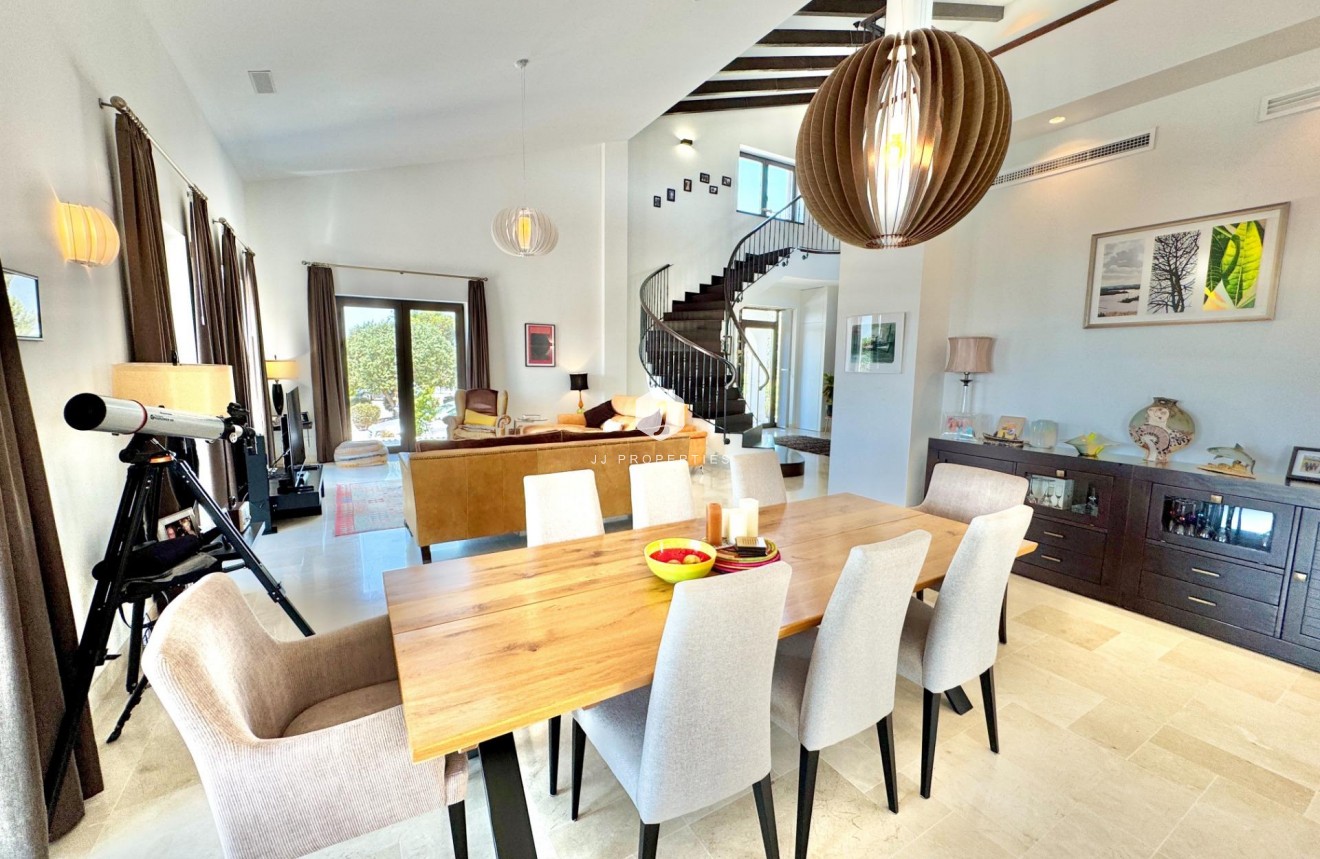 Tweedehands - Villa -
Dolores - Comunidad Valenciana