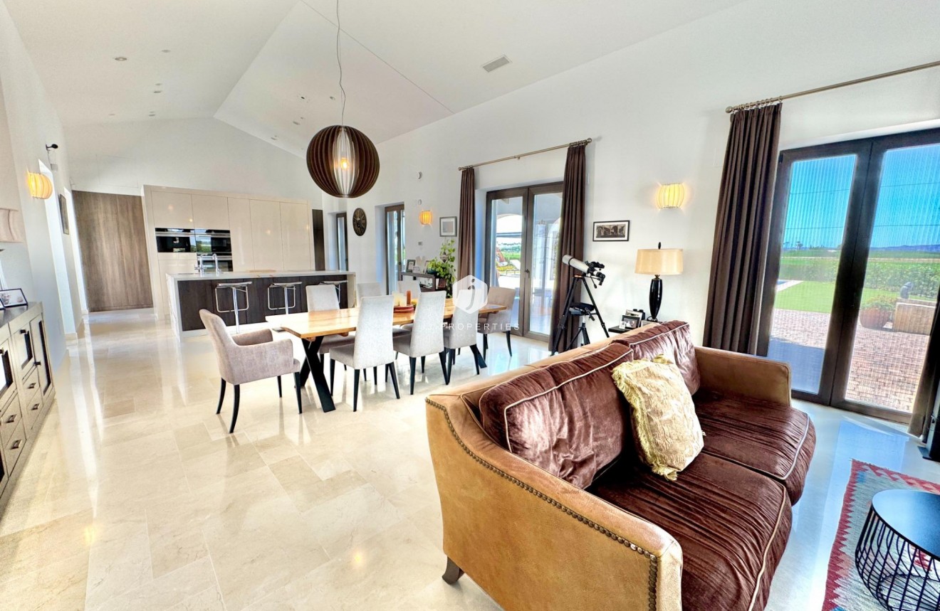 Tweedehands - Villa -
Dolores - Comunidad Valenciana