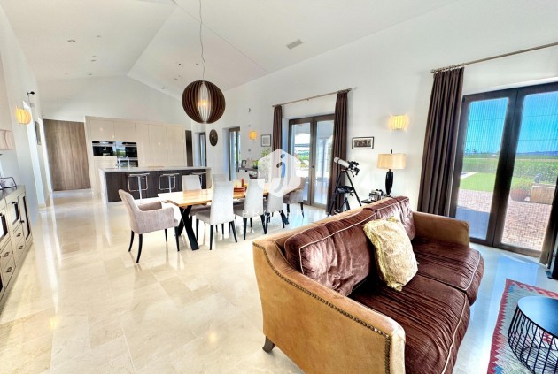 Tweedehands - Villa -
Dolores - Comunidad Valenciana