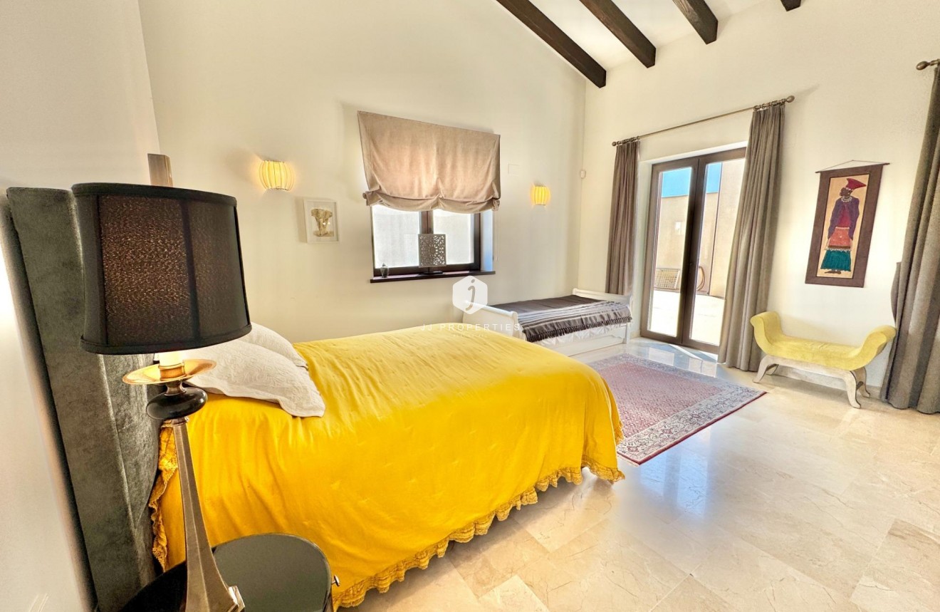 Tweedehands - Villa -
Dolores - Comunidad Valenciana