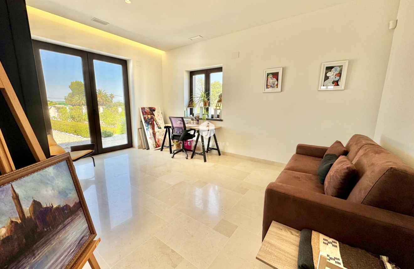 Tweedehands - Villa -
Dolores - Comunidad Valenciana