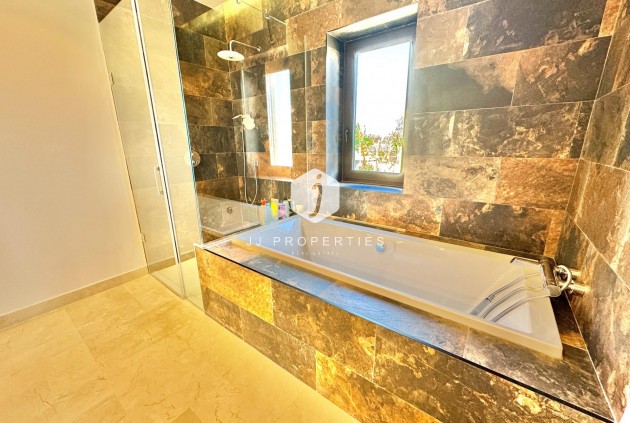 Tweedehands - Villa -
Dolores - Comunidad Valenciana