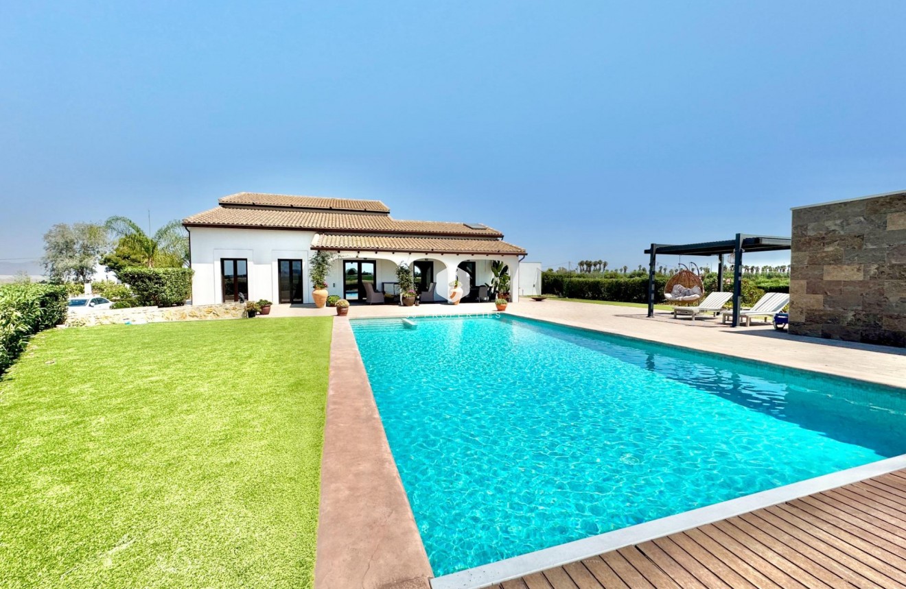 Tweedehands - Villa -
Dolores - Comunidad Valenciana