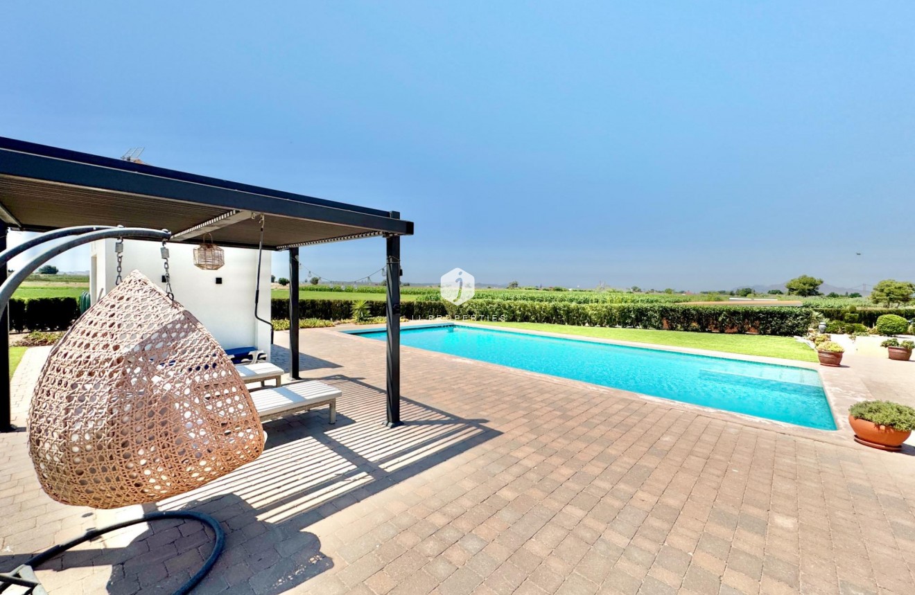 Tweedehands - Villa -
Dolores - Comunidad Valenciana