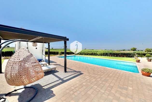 Tweedehands - Villa -
Dolores - Comunidad Valenciana