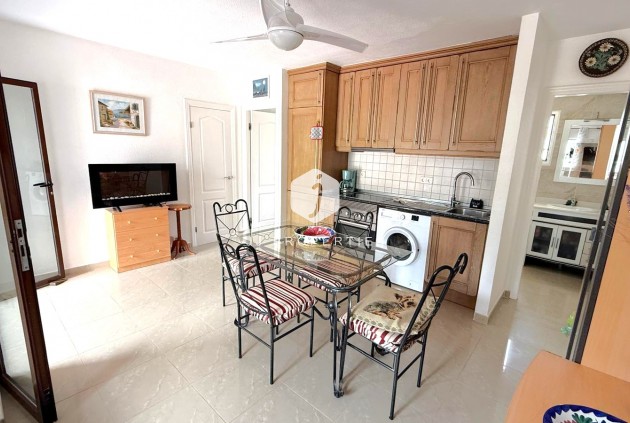 Tweedehands - Appartement / flat -
San Miguel de Salinas - Inland