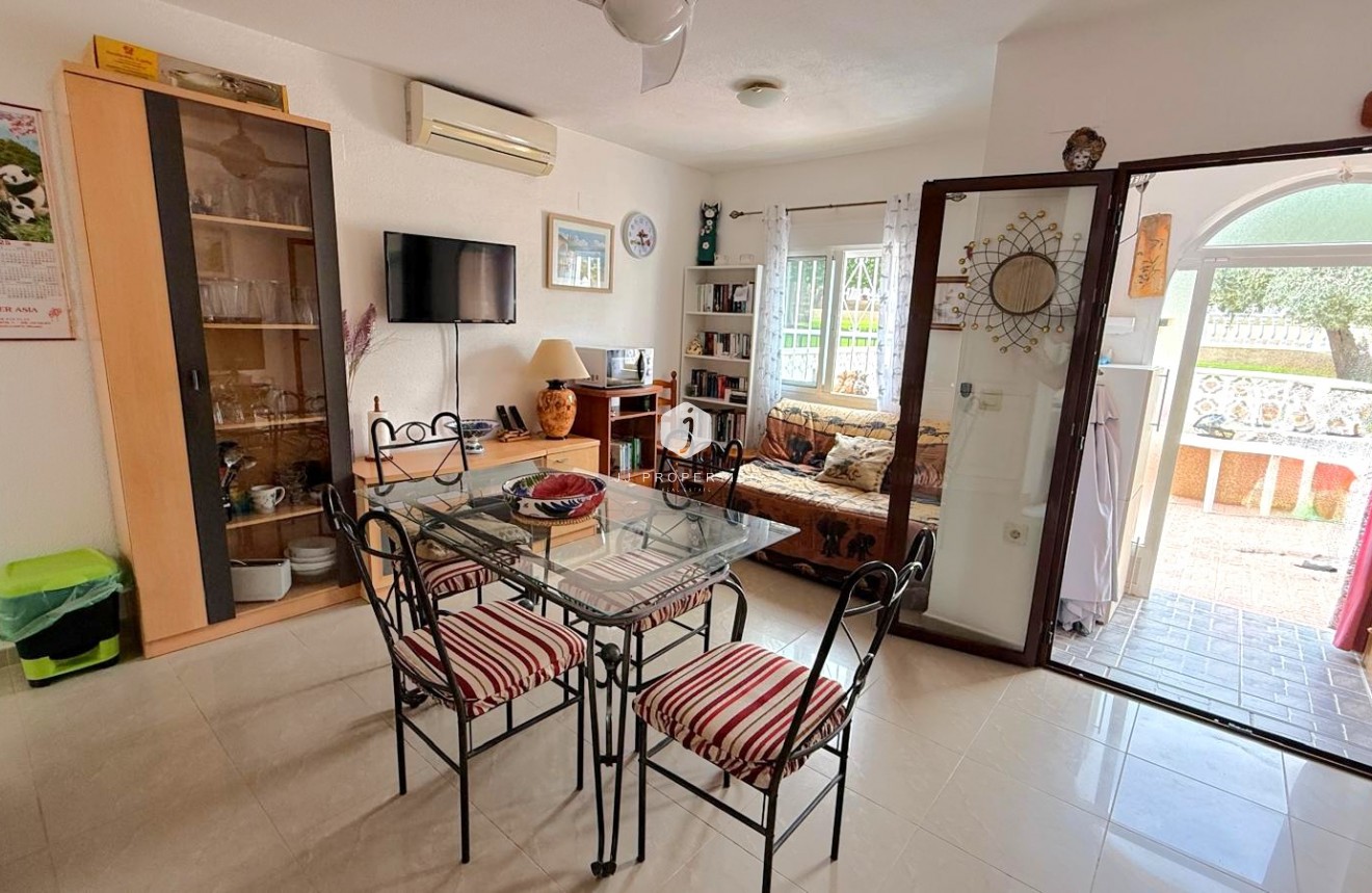 Tweedehands - Appartement / flat -
San Miguel de Salinas - Inland