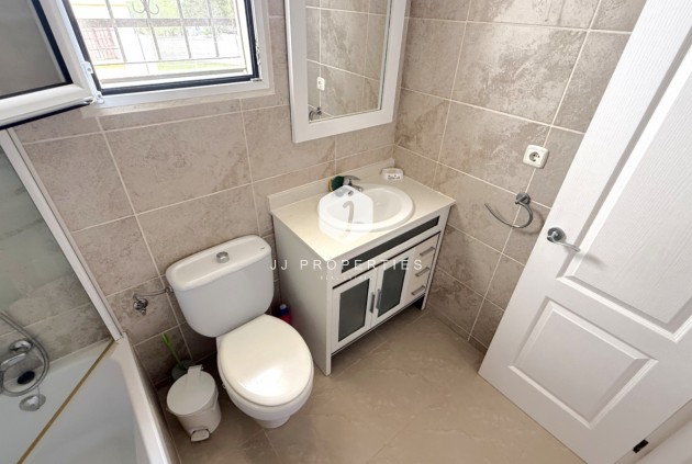 Tweedehands - Appartement / flat -
San Miguel de Salinas - Inland