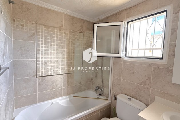 Tweedehands - Appartement / flat -
San Miguel de Salinas - Inland