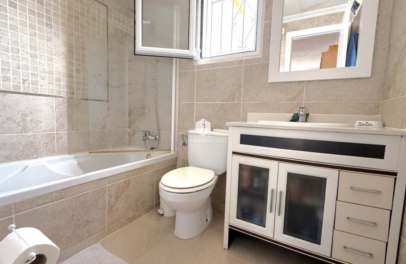 Tweedehands - Appartement / flat -
San Miguel de Salinas - Inland