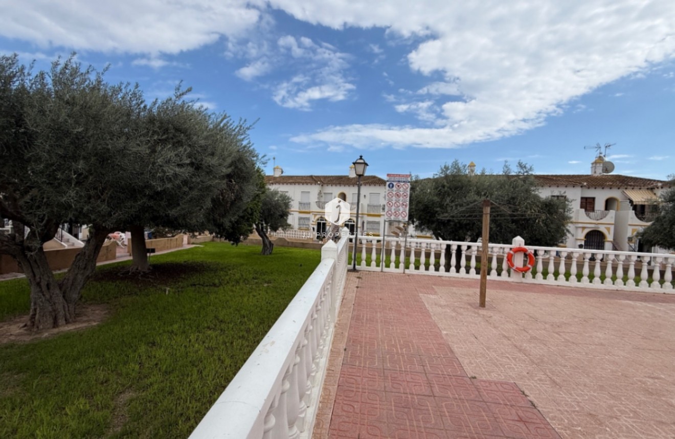 Tweedehands - Appartement / flat -
San Miguel de Salinas - Inland