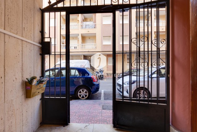 Tweedehands - Appartement / flat -
Torrevieja - Costa Blanca