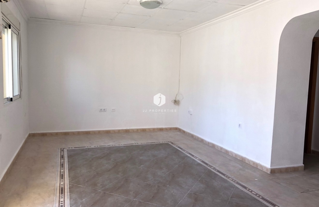 Tweedehands - Chalet -
San Miguel de Salinas - Inland