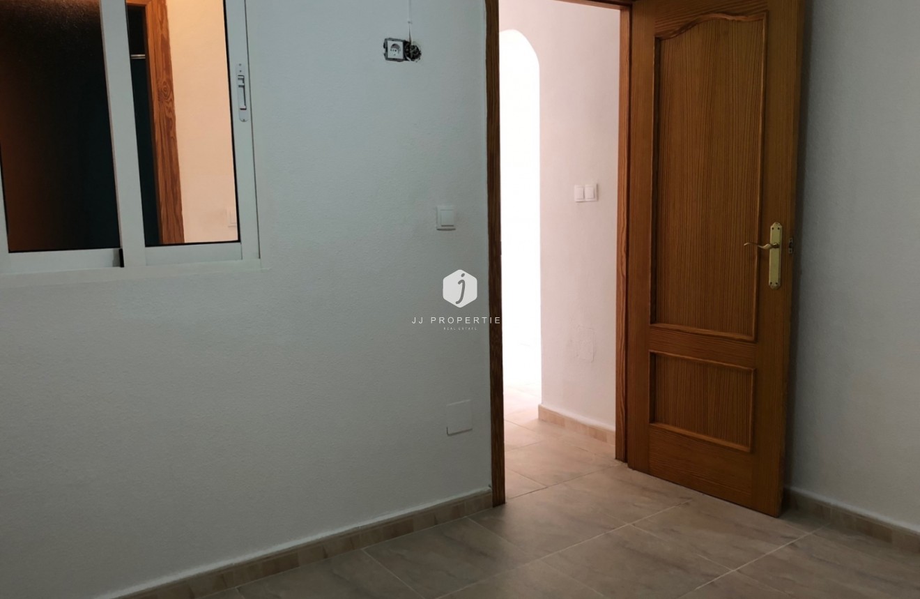 Tweedehands - Chalet -
San Miguel de Salinas - Inland