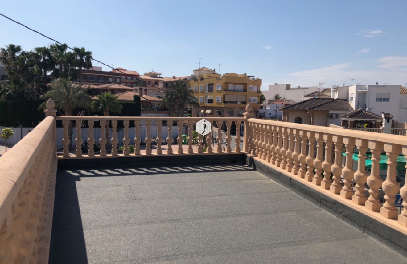 Tweedehands - Chalet -
San Miguel de Salinas - Inland