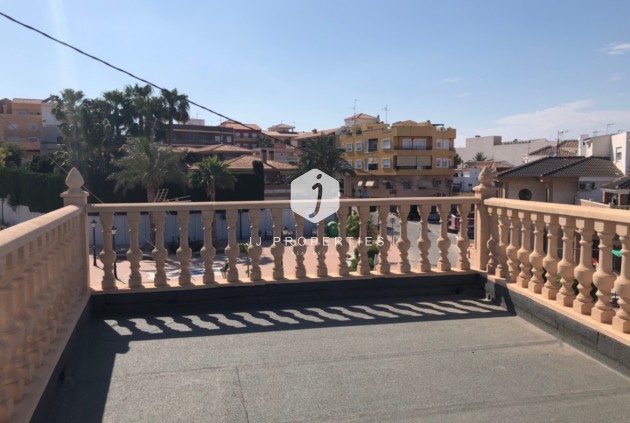 Tweedehands - Chalet -
San Miguel de Salinas - Inland