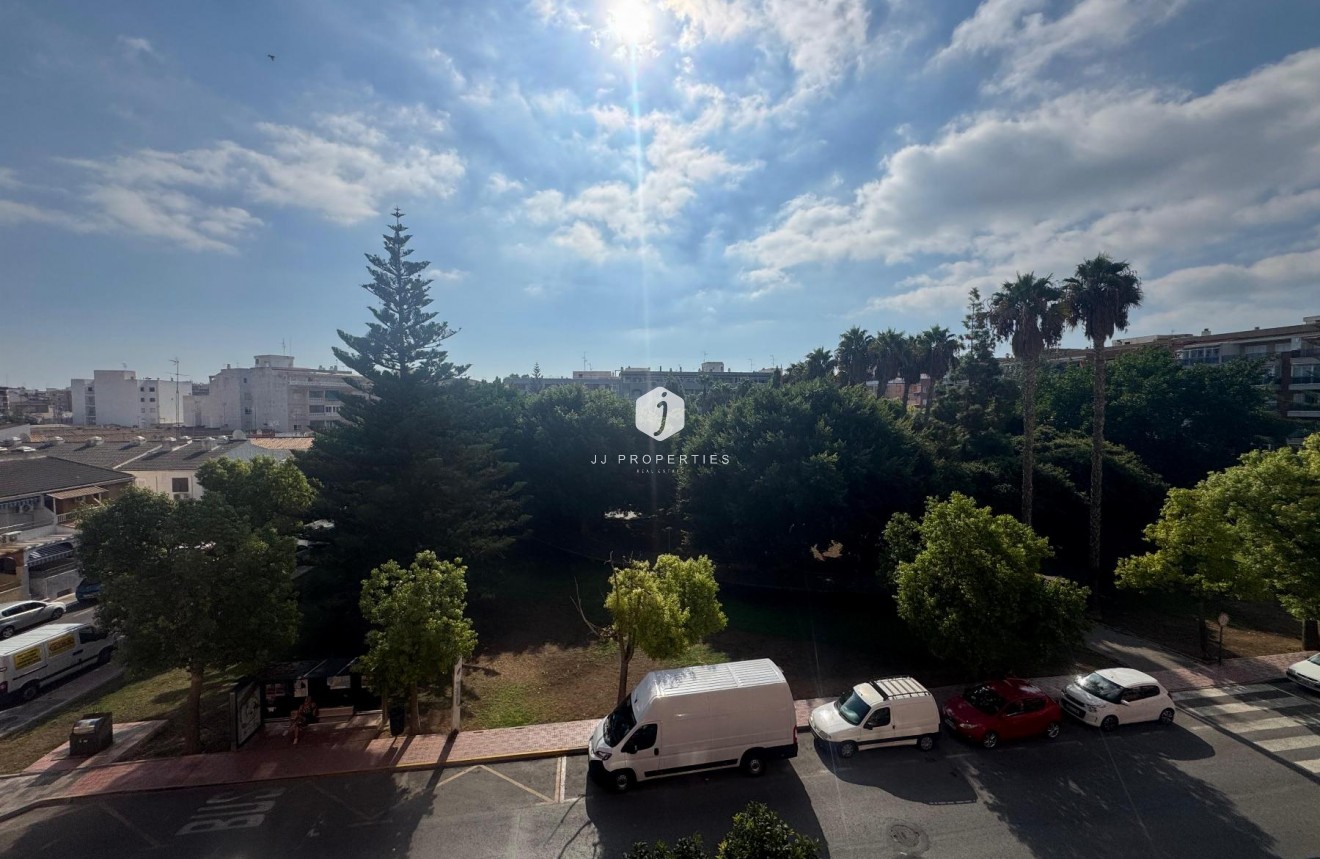 Tweedehands - Appartement / flat -
Torrevieja - Costa Blanca