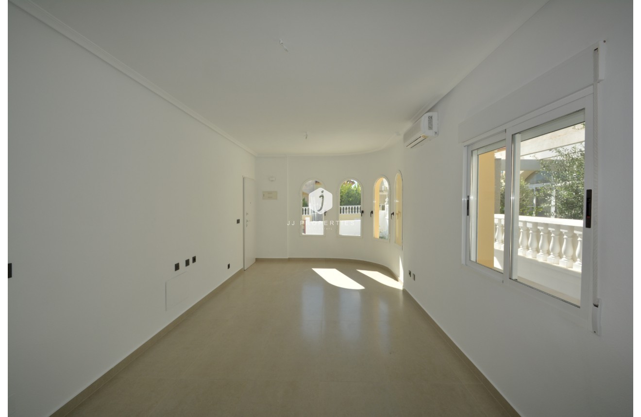 Tweedehands - Villa -
Algorfa - Inland