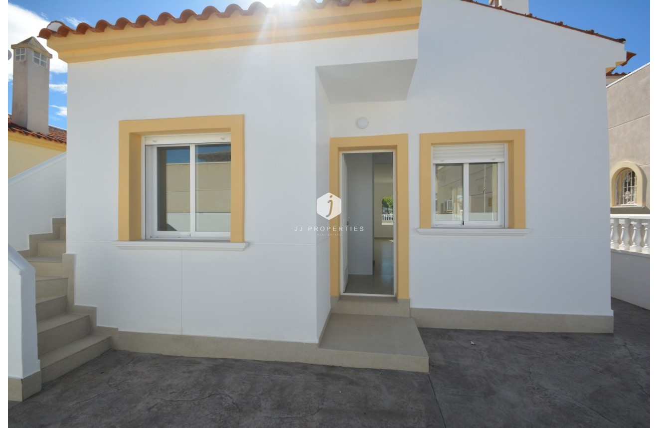 Tweedehands - Villa -
Algorfa - Inland