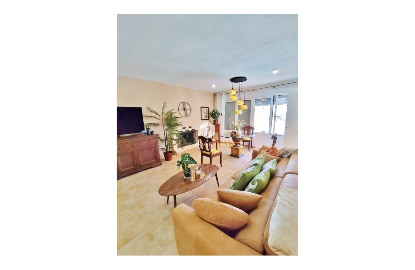 Tweedehands - Villa -
San Miguel de Salinas - Inland