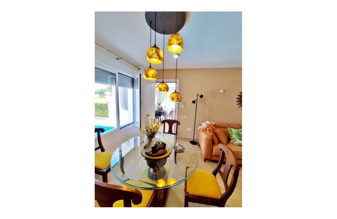 Tweedehands - Villa -
San Miguel de Salinas - Inland