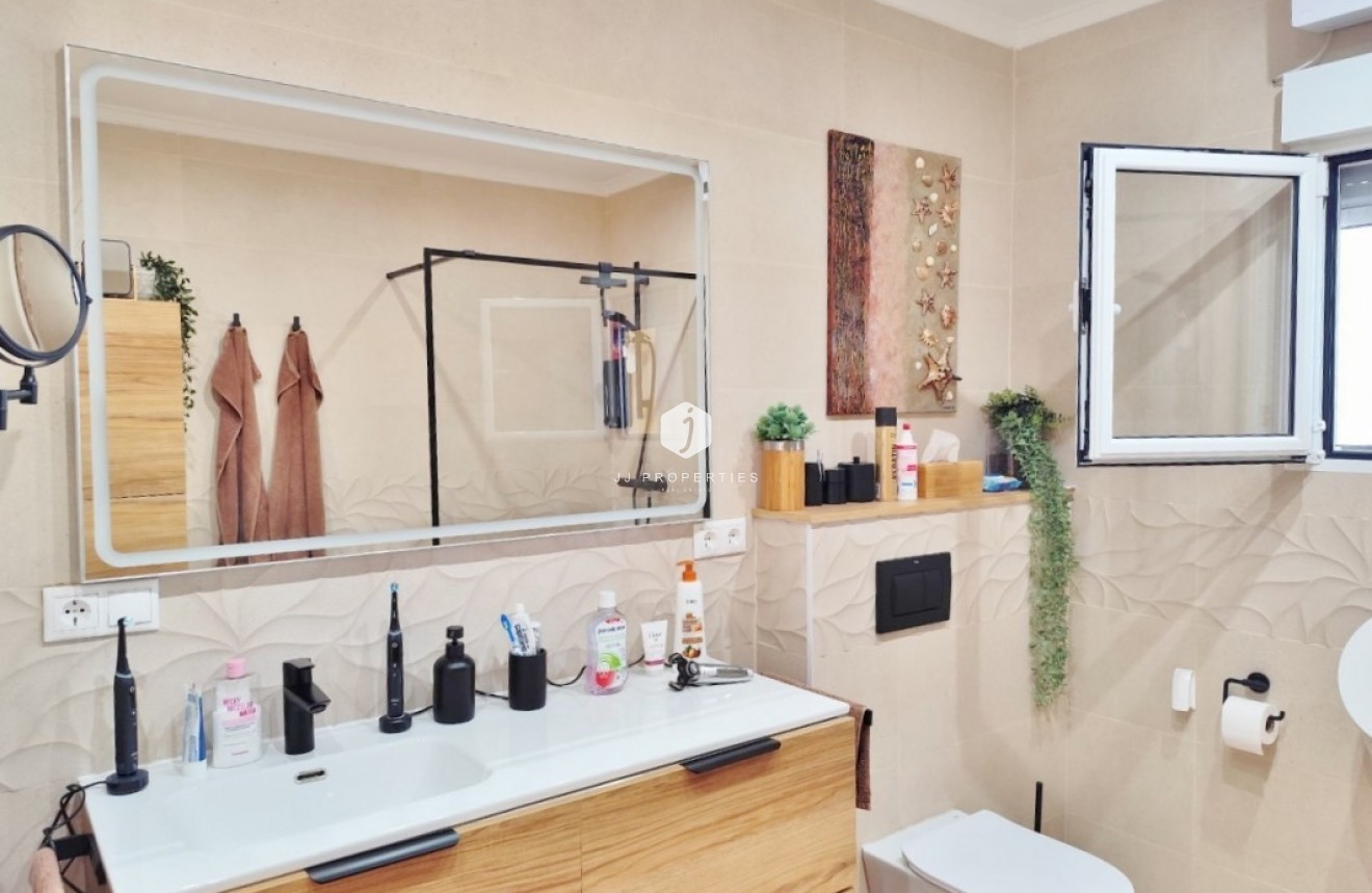 Tweedehands - Villa -
San Miguel de Salinas - Inland