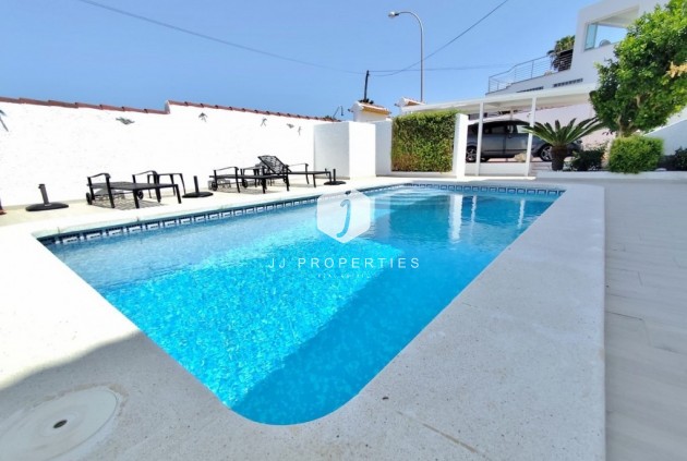 Tweedehands - Villa -
San Miguel de Salinas - Inland