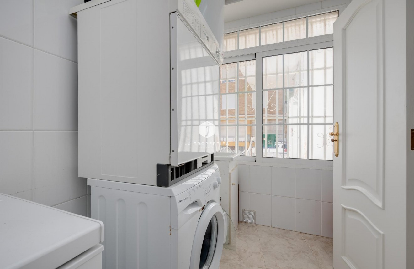 Tweedehands - Appartement / flat -
Torrevieja - Costa Blanca