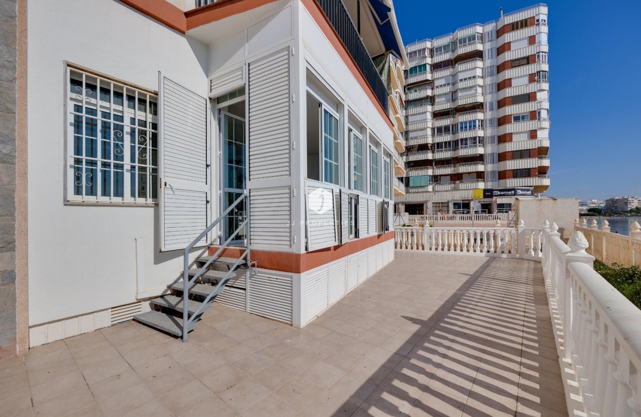 Tweedehands - Appartement / flat -
Torrevieja - Costa Blanca
