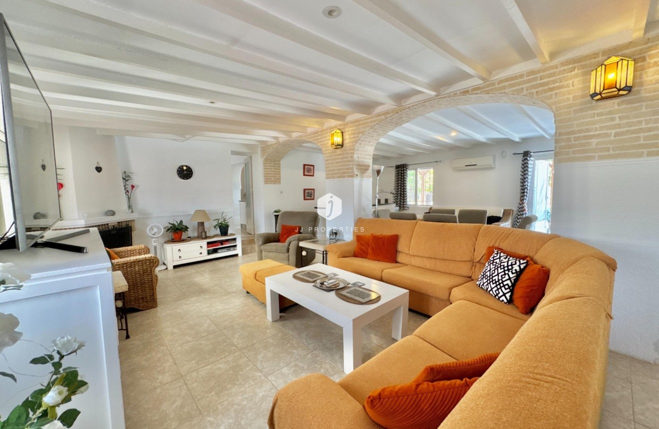 Tweedehands - Villa -
Dolores - Comunidad Valenciana