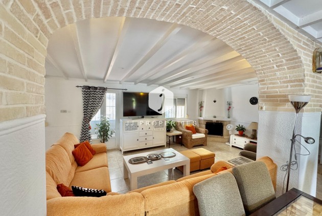 Tweedehands - Villa -
Dolores - Comunidad Valenciana