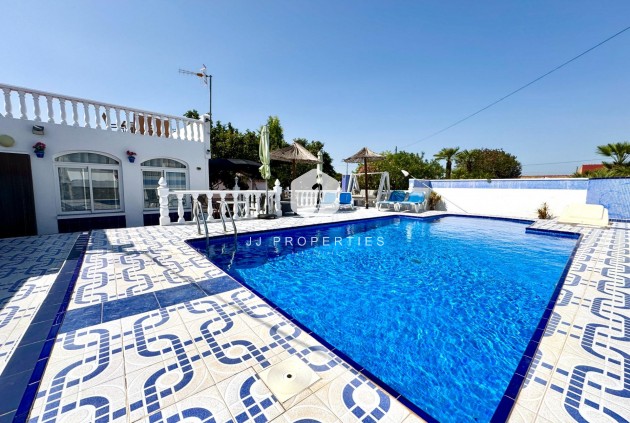 Tweedehands - Villa -
Dolores - Comunidad Valenciana