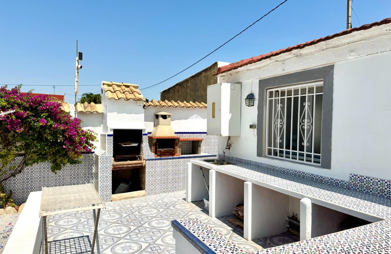 Tweedehands - Villa -
Dolores - Comunidad Valenciana