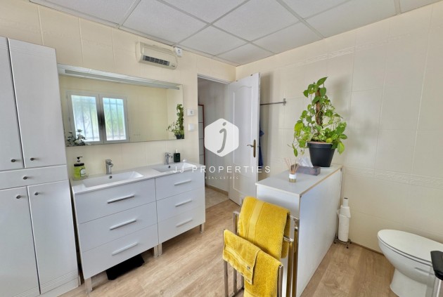 Tweedehands - Villa -
Dolores - Comunidad Valenciana