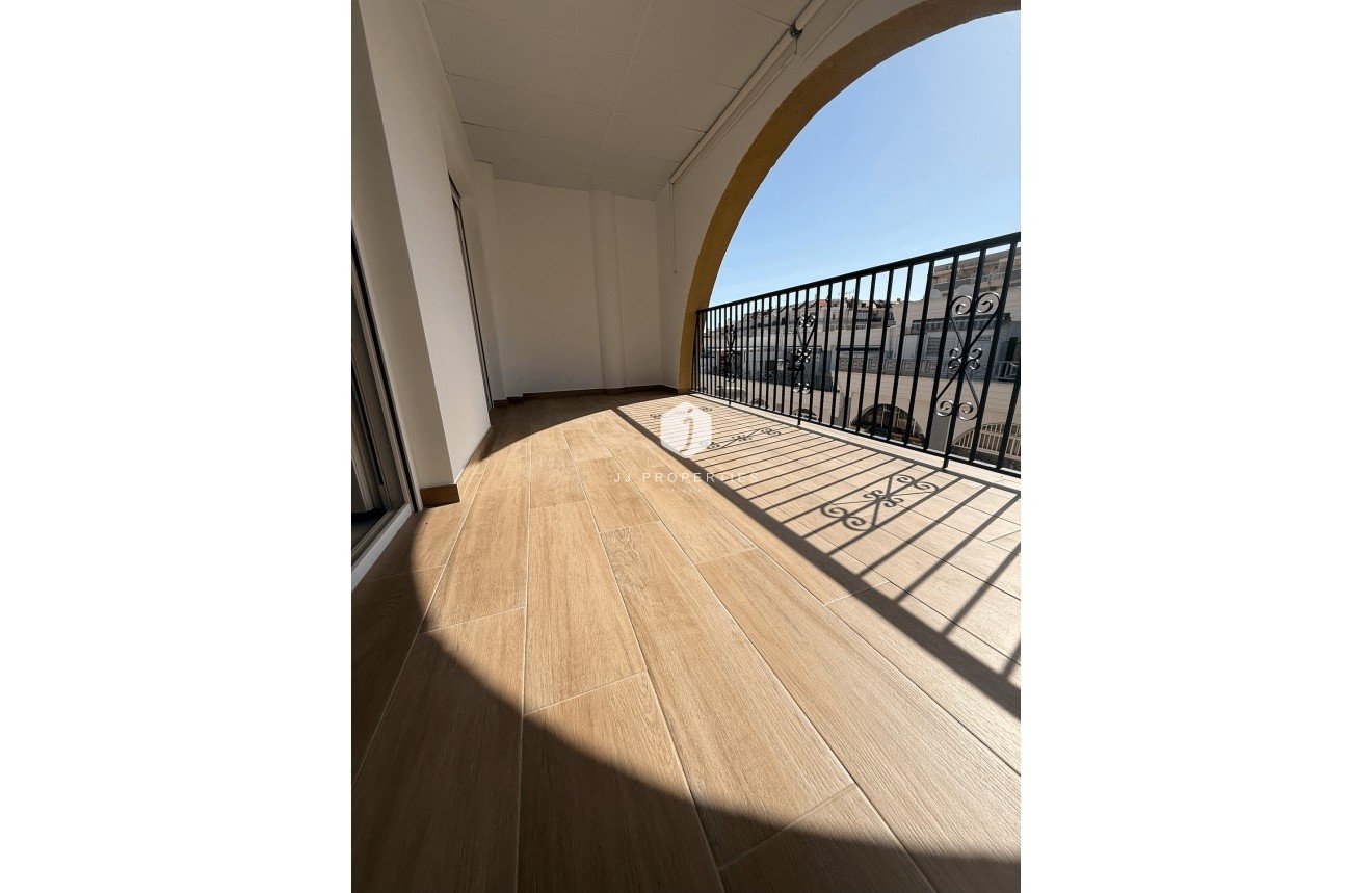 Tweedehands - Appartement / flat -
Torrevieja - Costa Blanca