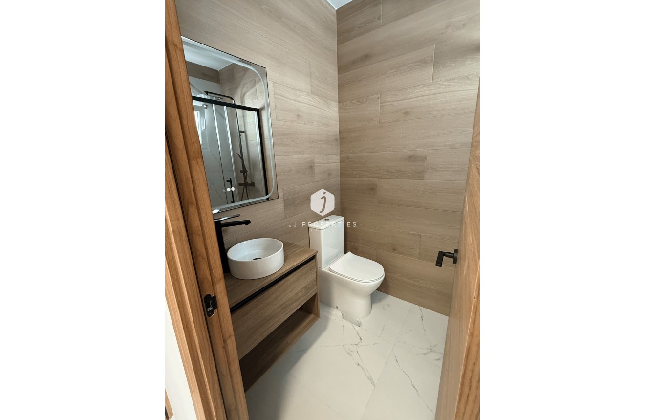 Tweedehands - Appartement / flat -
Torrevieja - Costa Blanca