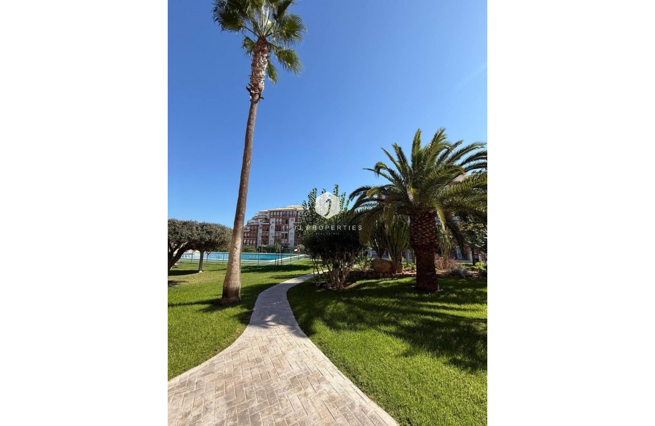 Tweedehands - Appartement / flat -
Torrevieja - Aguas Nuevas 2