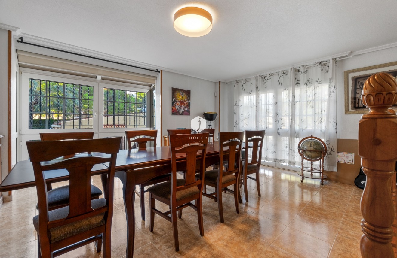 Tweedehands - Chalet -
Torrevieja - Los balcones