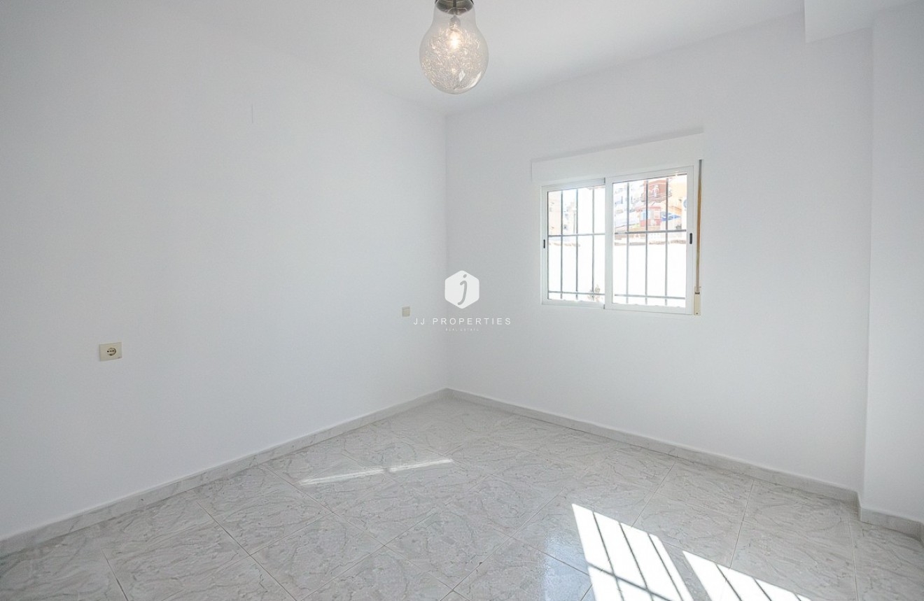 Tweedehands - Villa -
San Miguel de Salinas - Inland