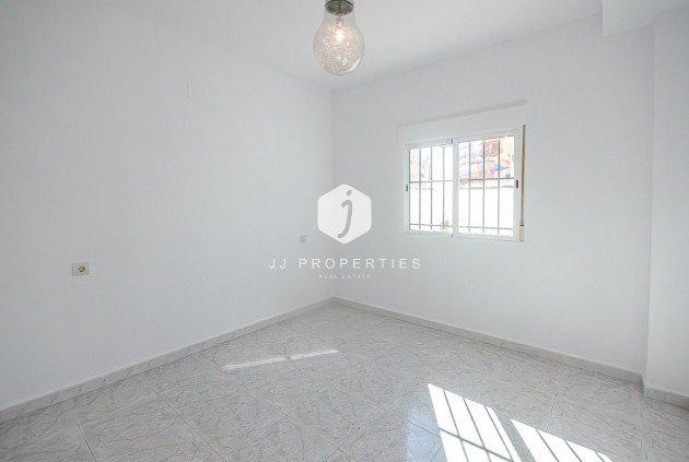 Tweedehands - Villa -
San Miguel de Salinas - Inland