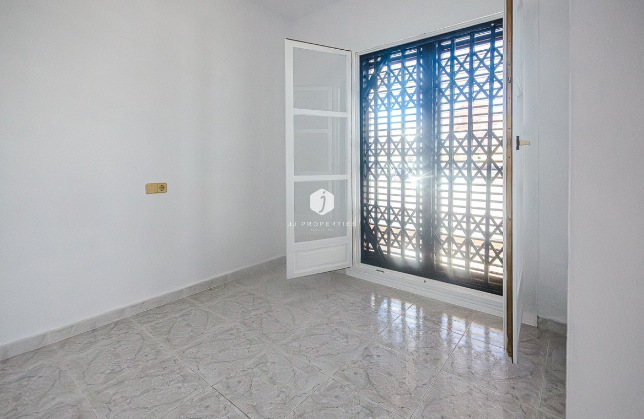 Tweedehands - Villa -
San Miguel de Salinas - Inland