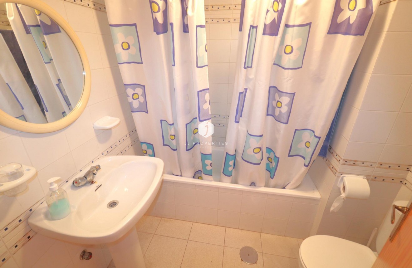 Tweedehands - Appartement / flat -
Torrevieja - La veleta