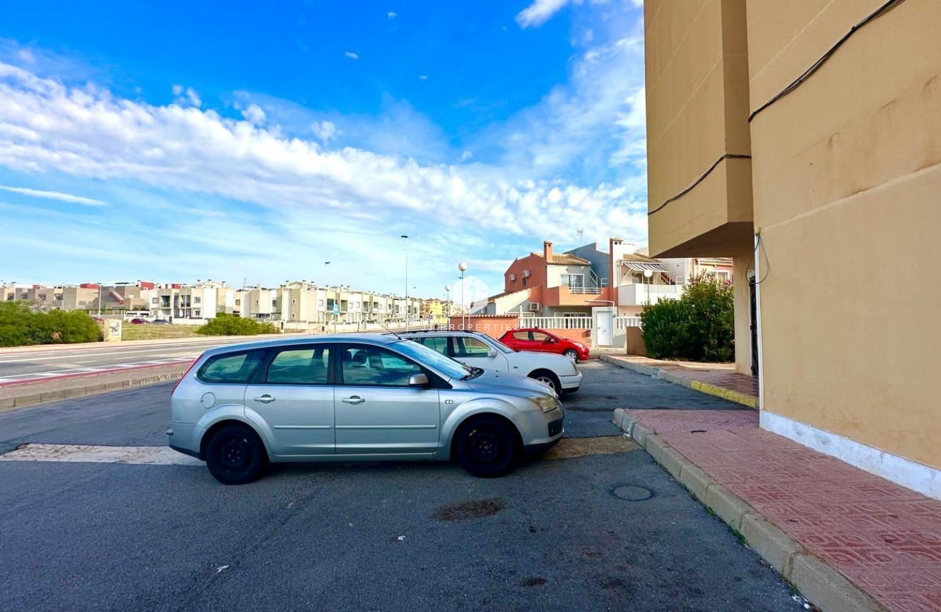 Tweedehands - Appartement / flat -
Torrevieja - aguas nuevas