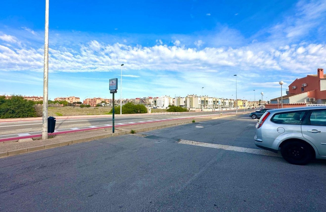 Tweedehands - Appartement / flat -
Torrevieja - aguas nuevas