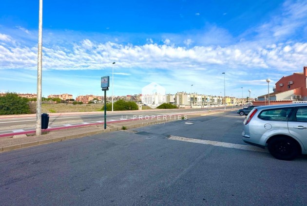 Tweedehands - Appartement / flat -
Torrevieja - aguas nuevas
