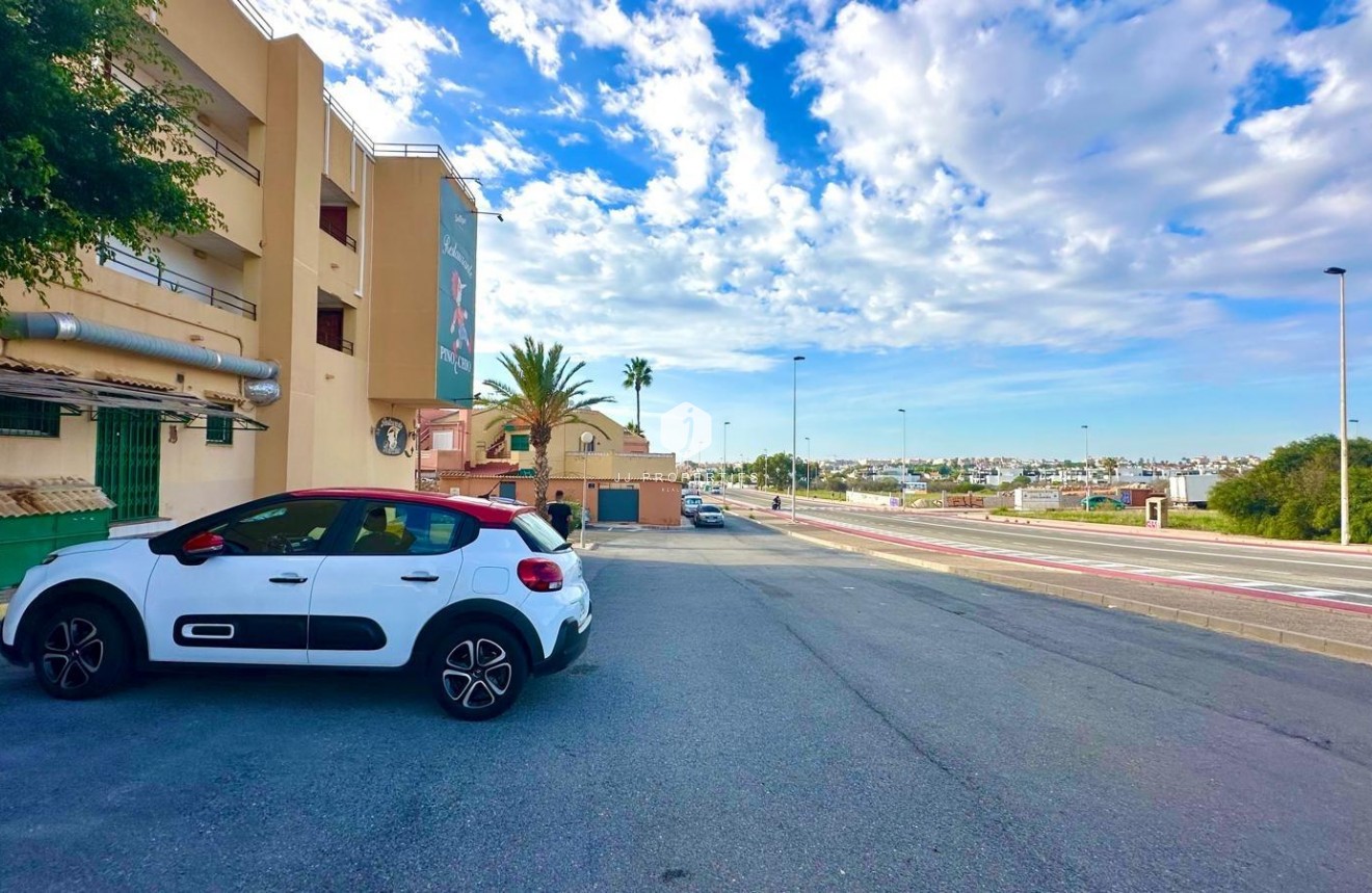 Tweedehands - Appartement / flat -
Torrevieja - aguas nuevas