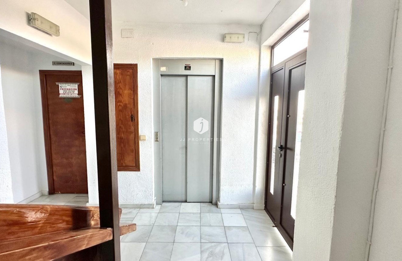 Tweedehands - Appartement / flat -
Torrevieja - aguas nuevas