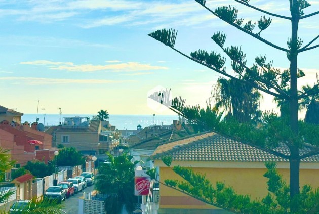 Tweedehands - Appartement / flat -
Torrevieja - aguas nuevas